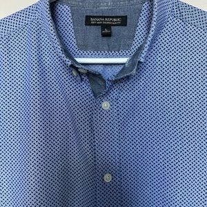 Banana Republic | Tailored Slim Fit Shirt | Mens | Large | Light Blue